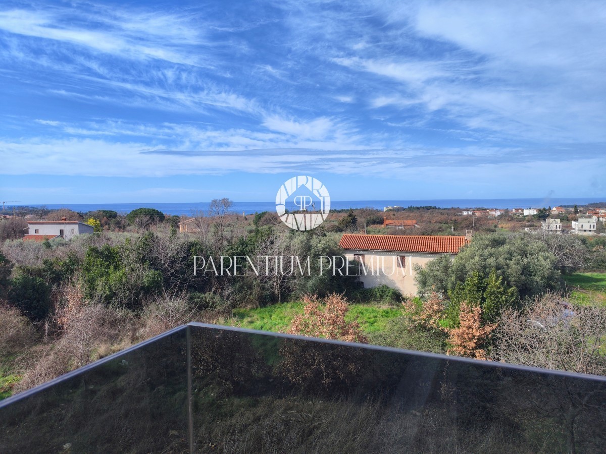 Attico di lusso con ingresso indipendente, terrazza sul tetto e vista mare fenomenale