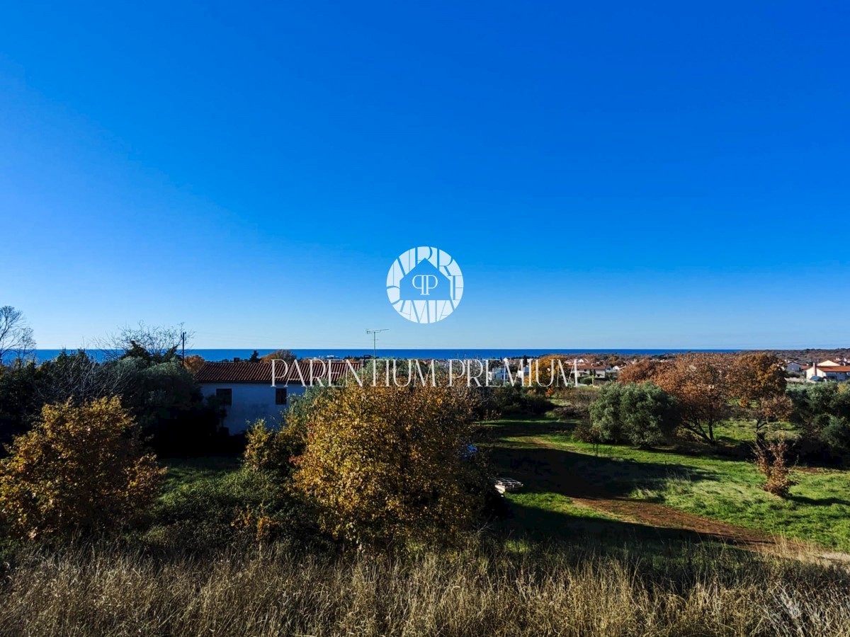 Attico di lusso con ingresso indipendente, terrazza sul tetto e vista mare fenomenale