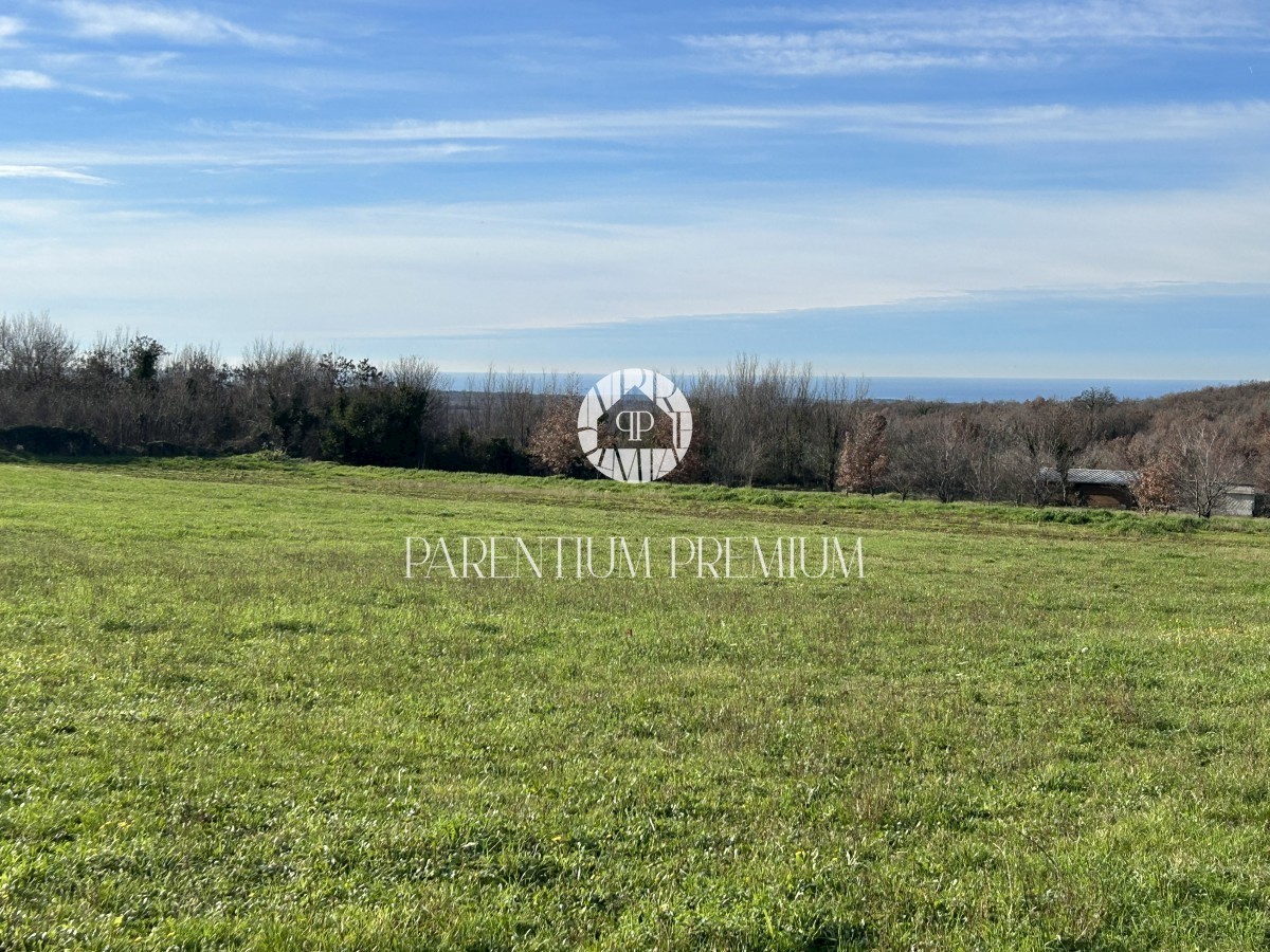 Terreno edificabile attraente con vista mare