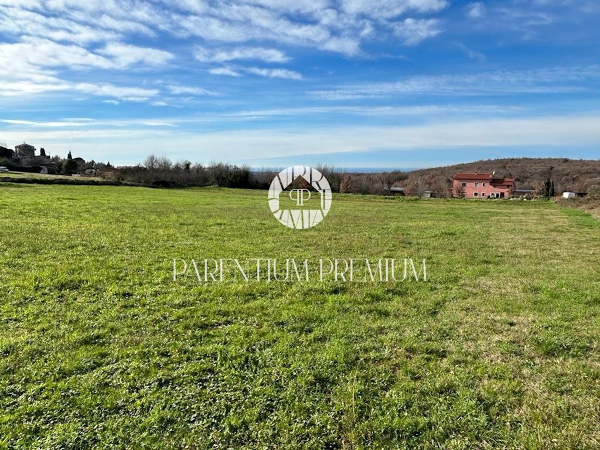 Terreno edificabile attraente con vista mare