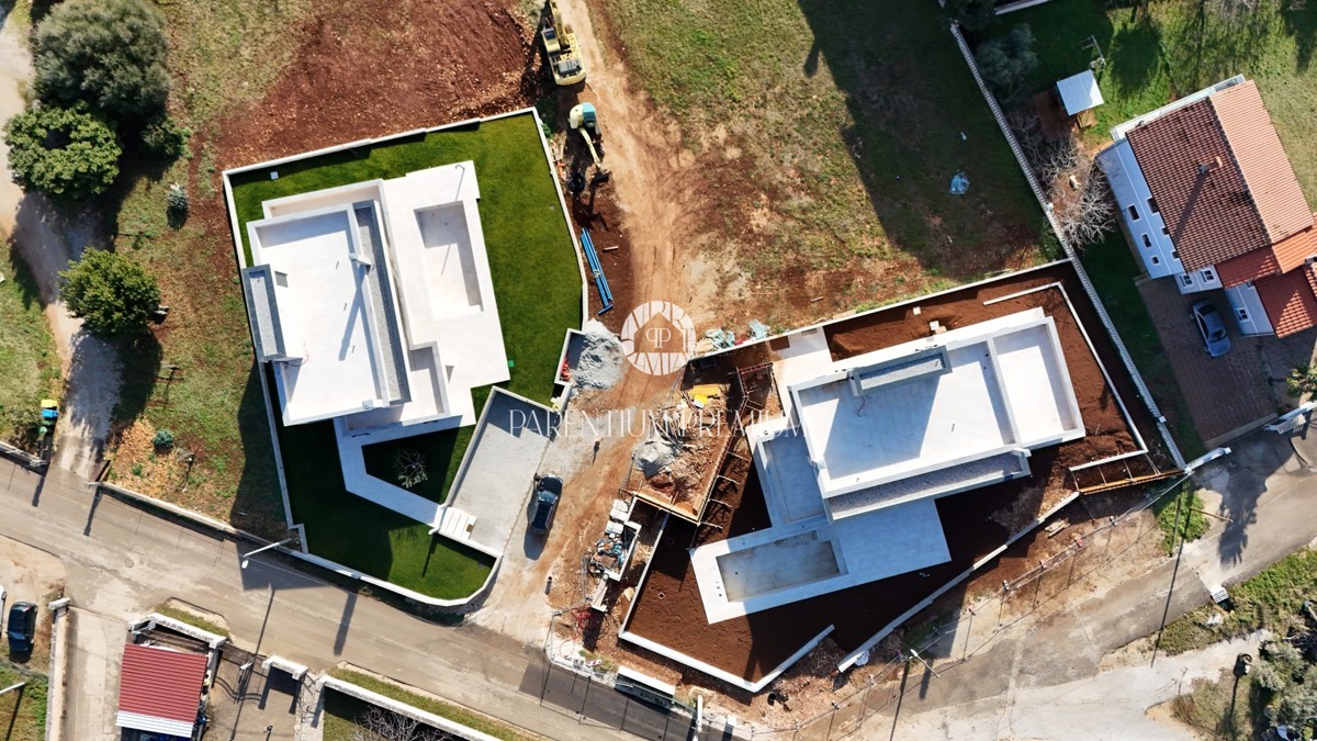 Una villa imponente con ricchi contenuti e una bellissima vista sul mare