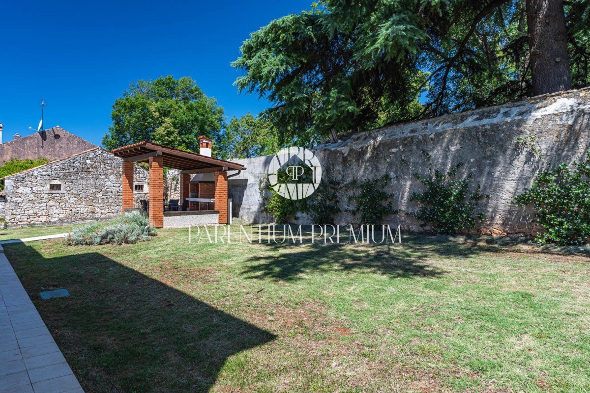 Una bella casa con piscina non lontano da Parenzo