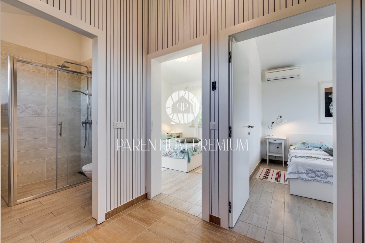 Una bella casa con piscina non lontano da Parenzo