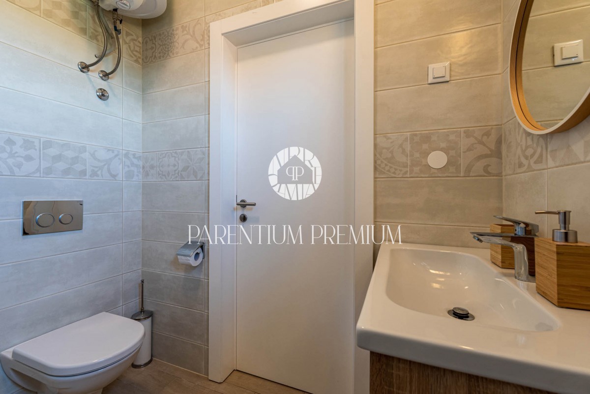 Una bella casa con piscina non lontano da Parenzo
