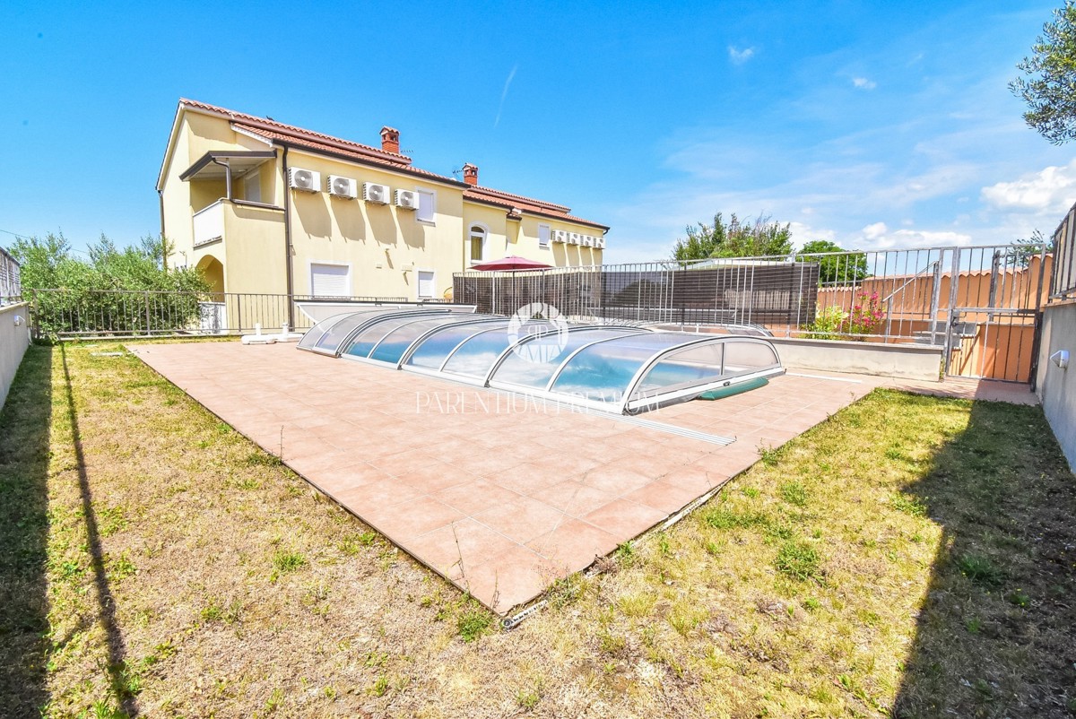 Esclusiva! Casa bifamiliare con piscina e vista mare