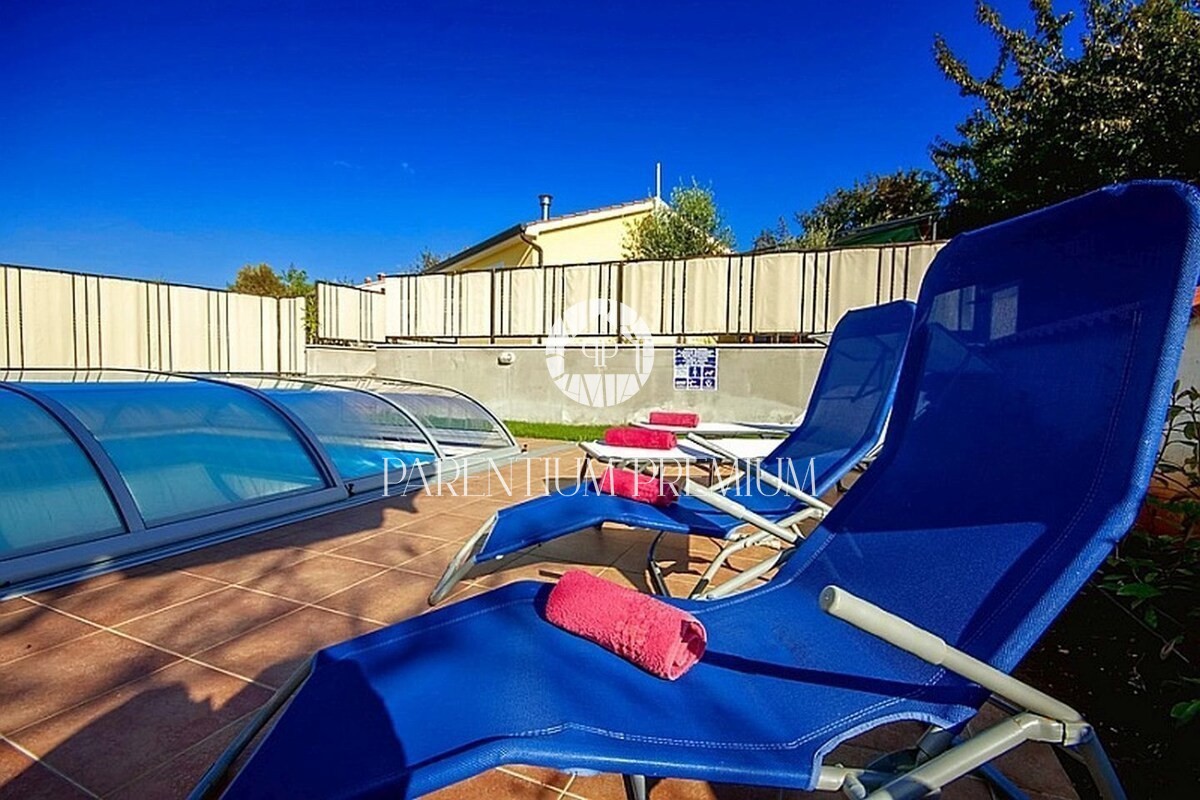 Esclusiva! Casa bifamiliare con piscina e vista mare