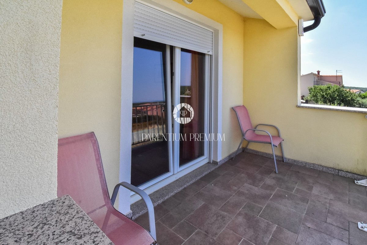 Esclusiva! Casa bifamiliare con piscina e vista mare
