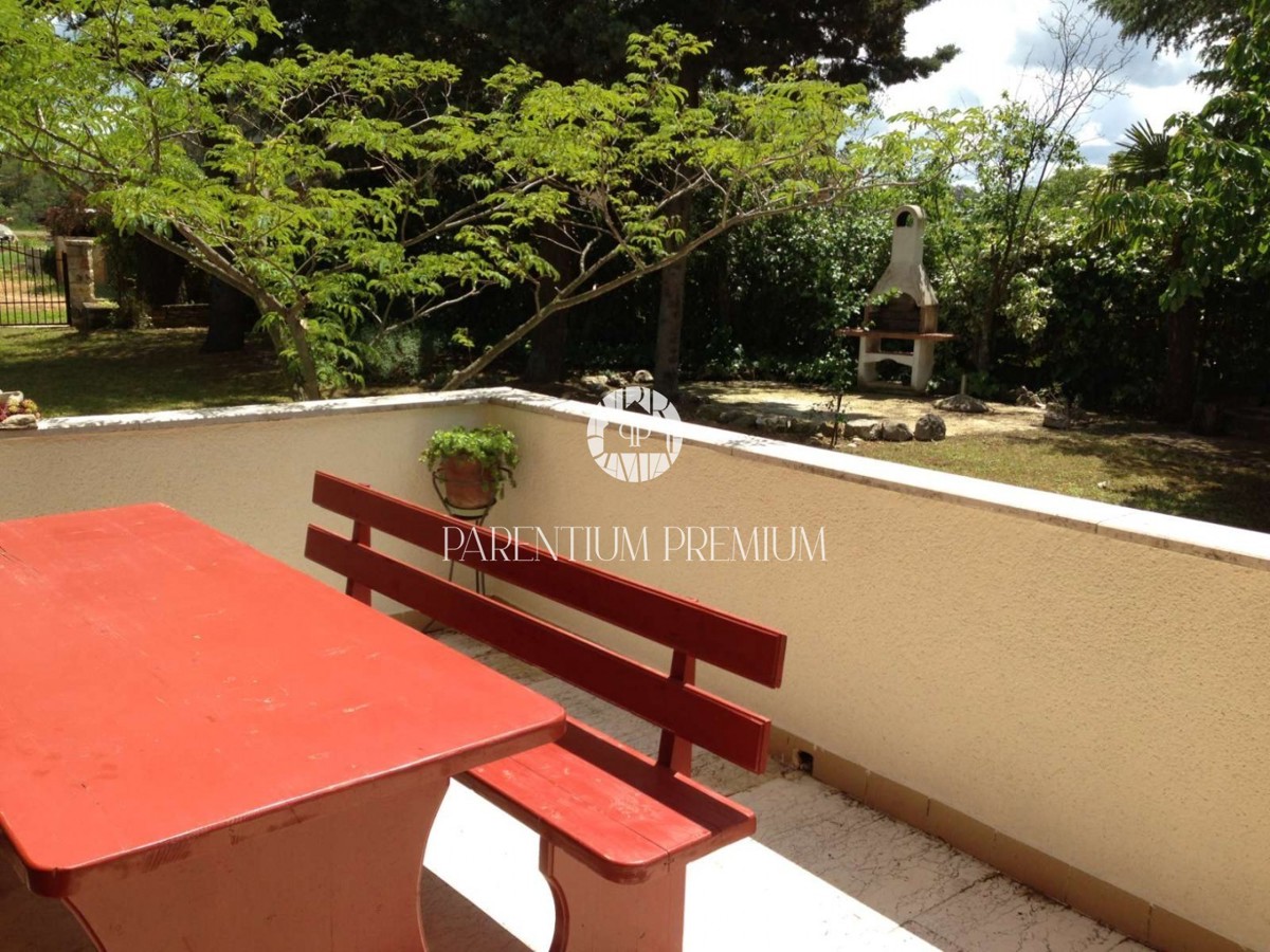 Casa con due appartamenti a 5 km dalla città