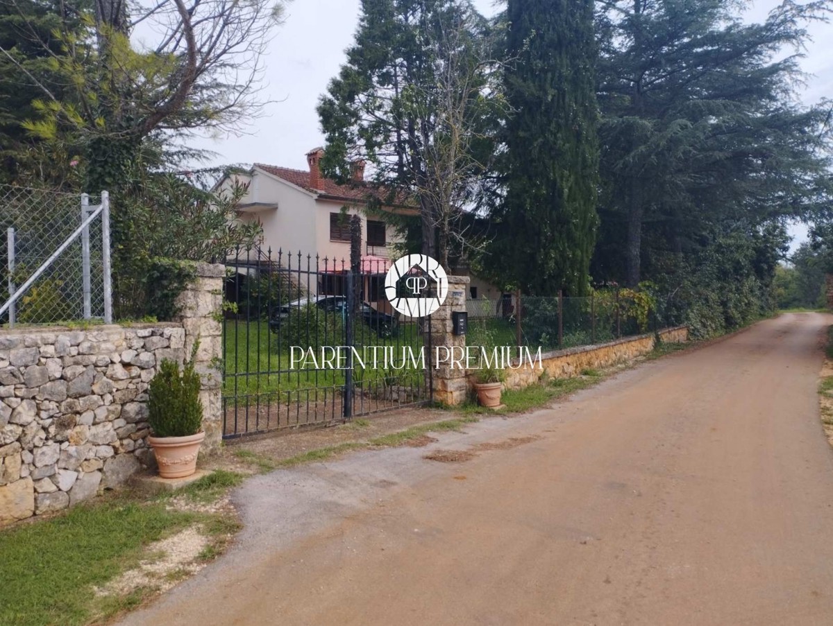 Casa con due appartamenti a 5 km dalla città