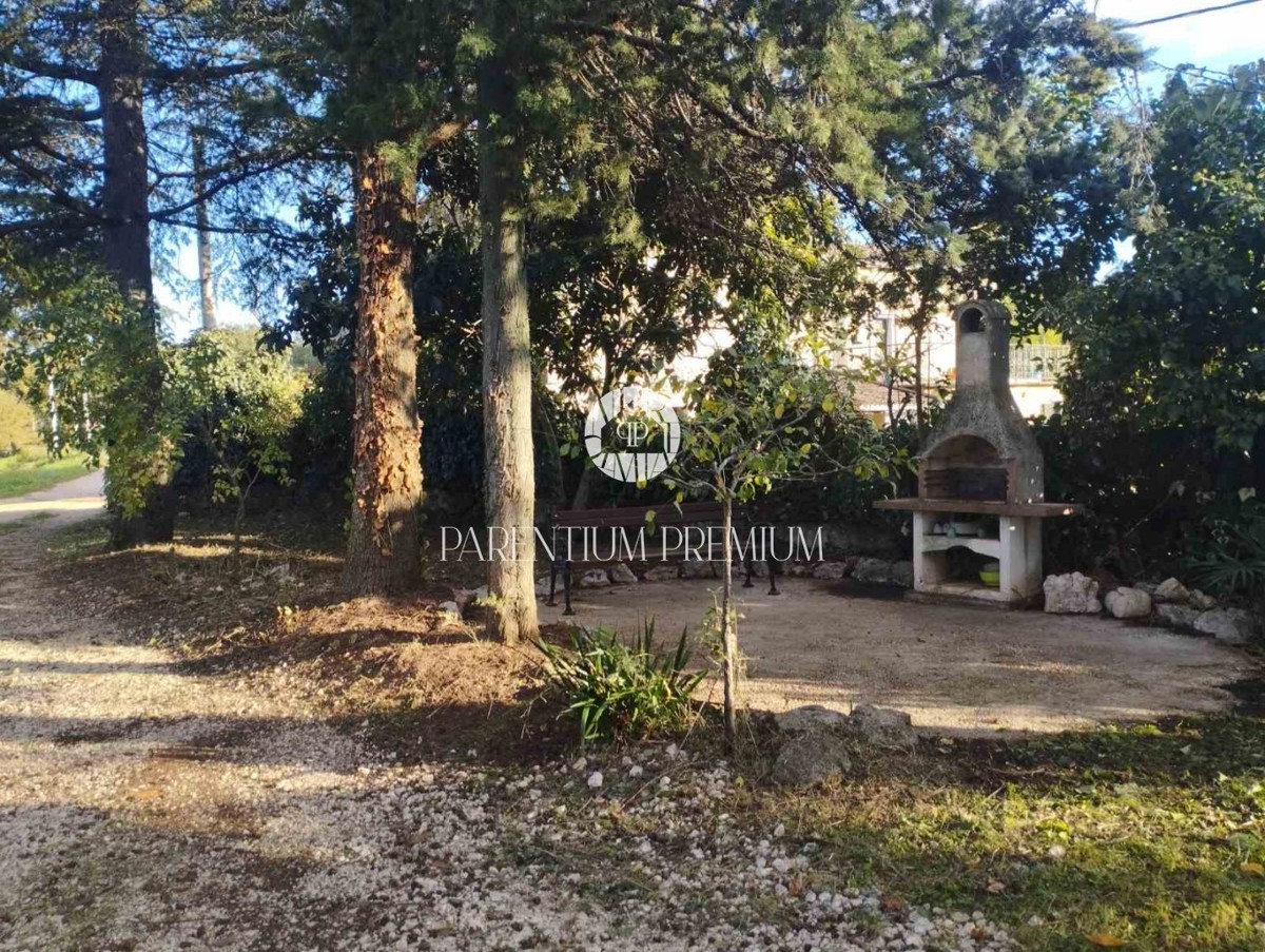 Casa con due appartamenti a 5 km dalla città