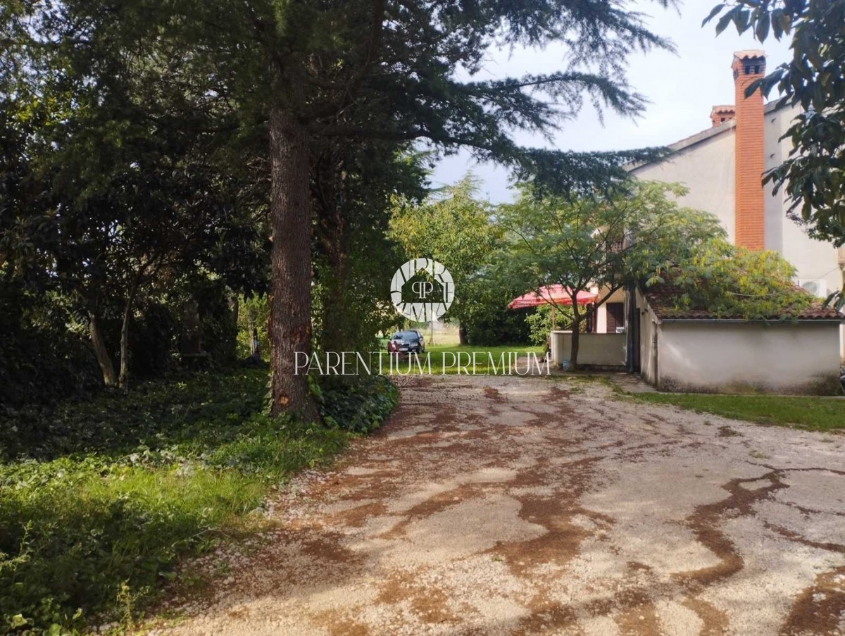 Casa con due appartamenti a 5 km dalla città