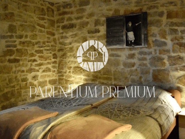 Casa in pietra 360 m² su terreno di 890 m²