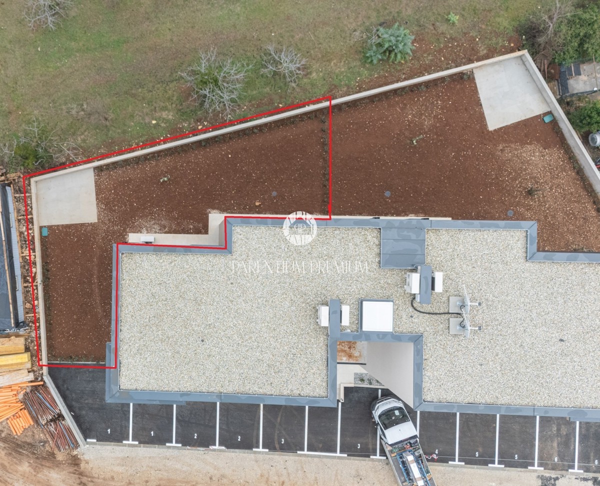 Appartamento con ampio giardino vicino al mare