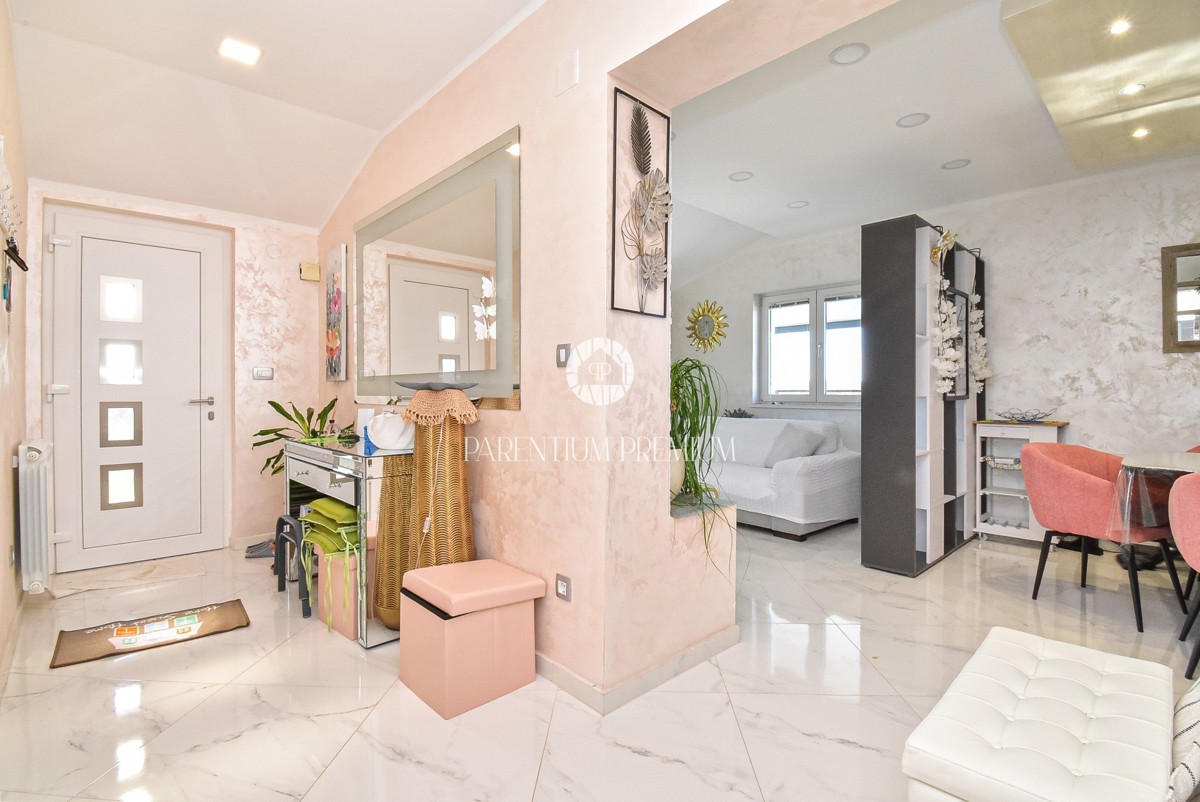 Casa esclusiva in posizione isolata con piscina e ampio giardino