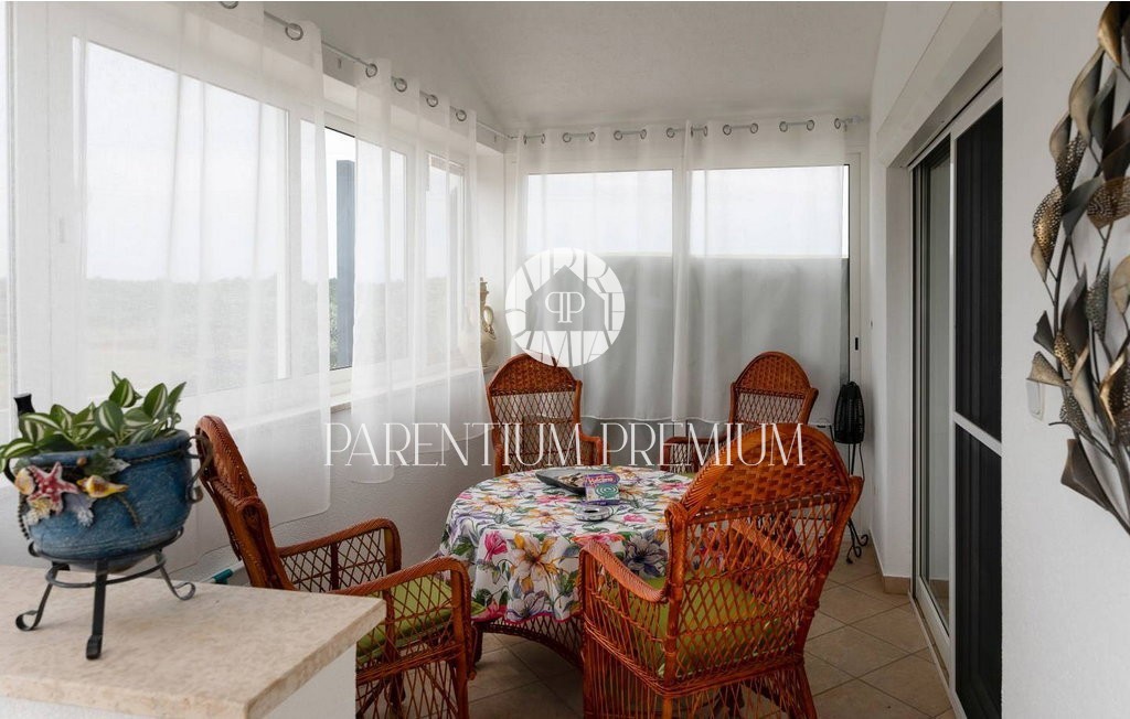 Casa esclusiva in posizione isolata con piscina e ampio giardino