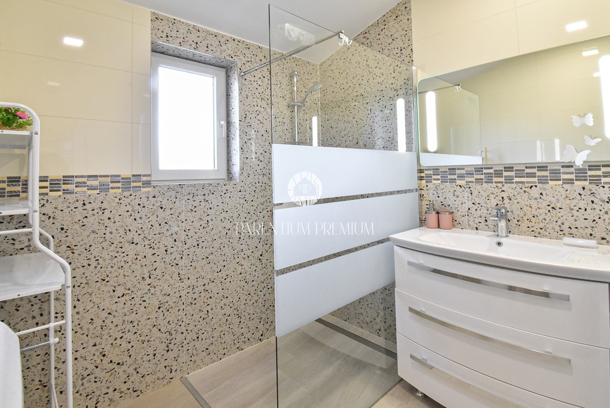 Casa esclusiva in posizione isolata con piscina e ampio giardino