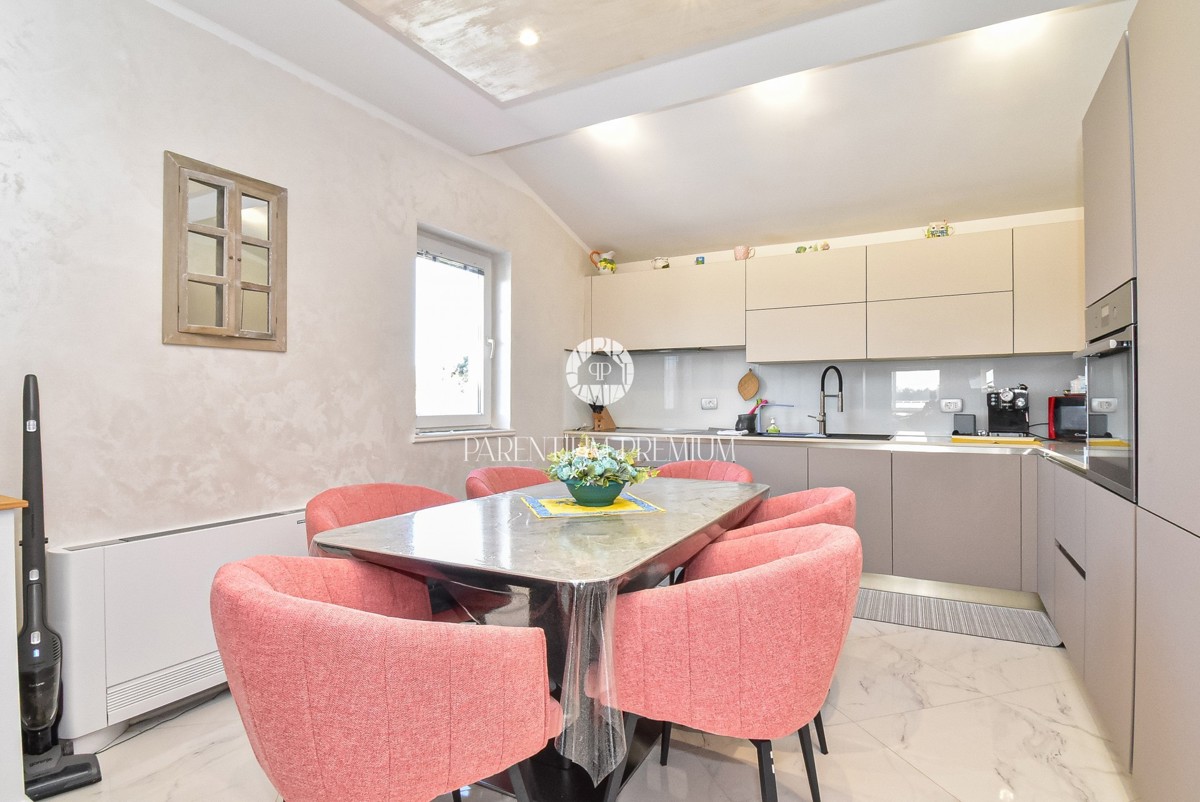 Casa esclusiva in posizione isolata con piscina e ampio giardino