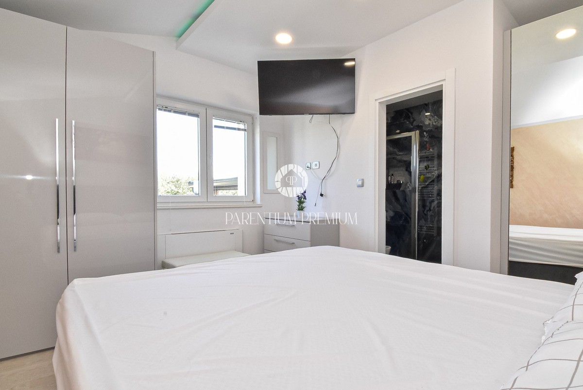 Casa esclusiva in posizione isolata con piscina e ampio giardino