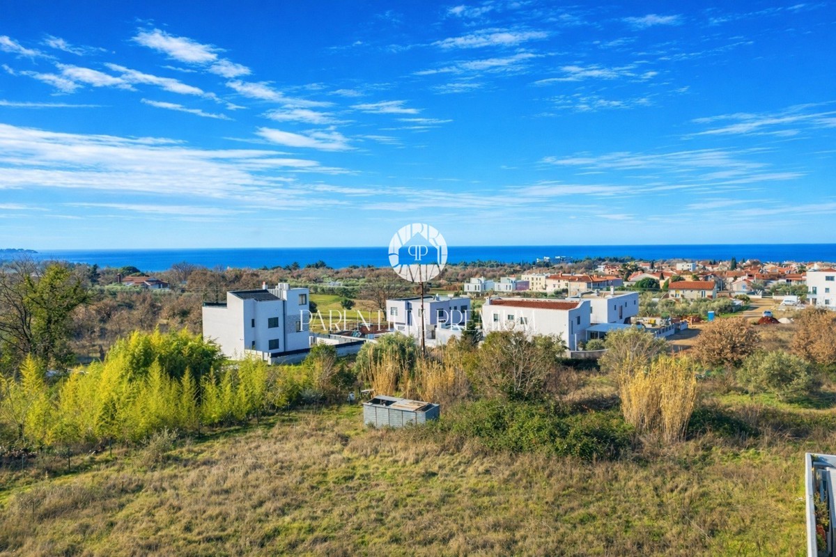 Appartamento esclusivo con vista panoramica sul mare e ampia terrazza sul tetto