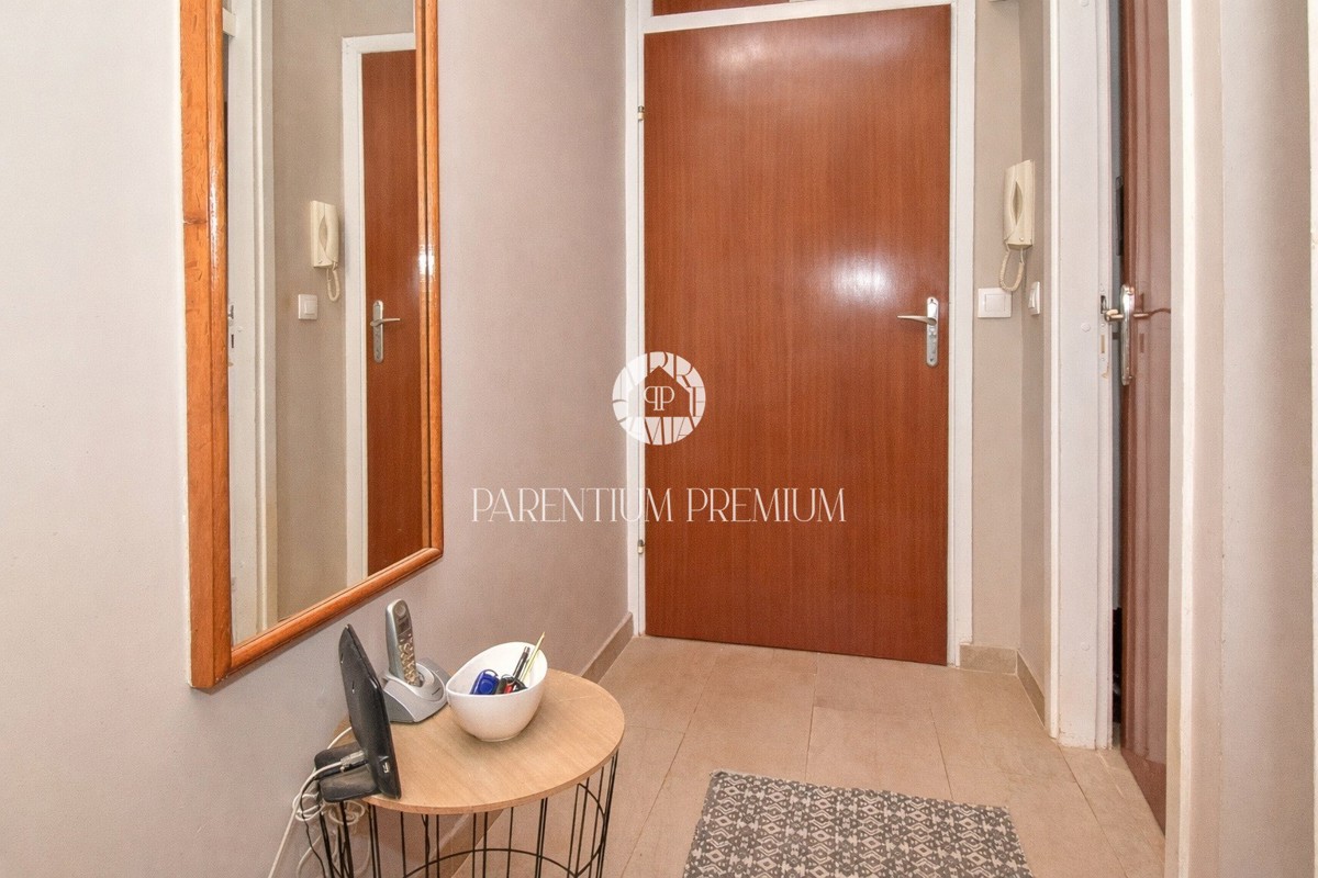 Parenzo, centro – Appartamento su due livelli a 400 m dal mare