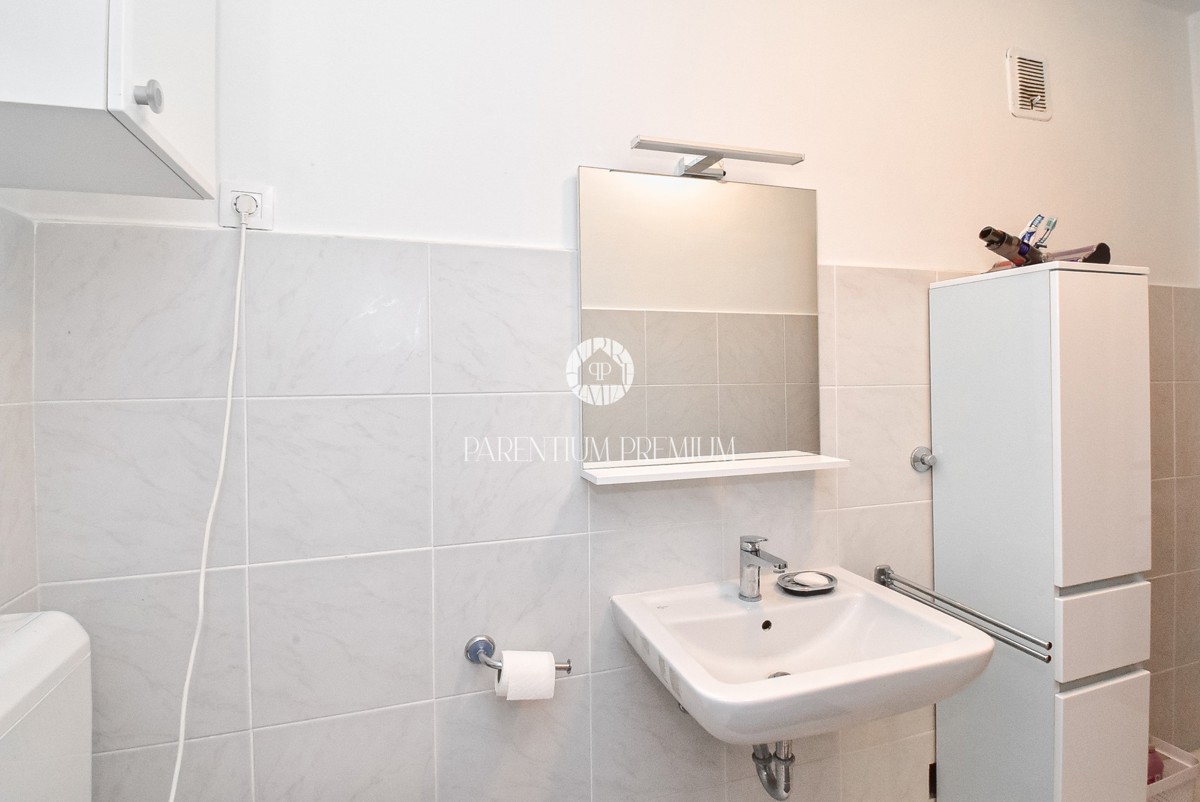 Parenzo, centro – Appartamento su due livelli a 400 m dal mare