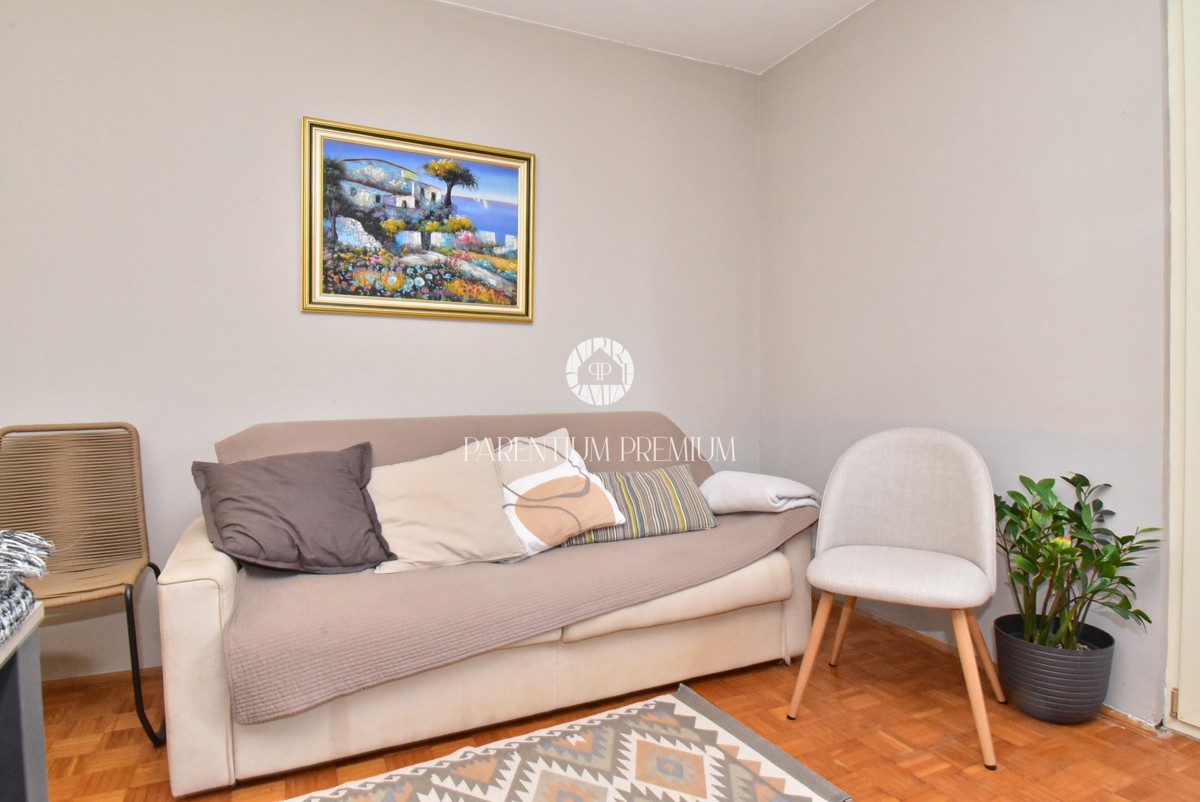 Parenzo, centro – Appartamento su due livelli a 400 m dal mare