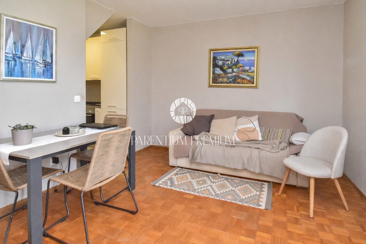 Parenzo, centro – Appartamento su due livelli a 400 m dal mare