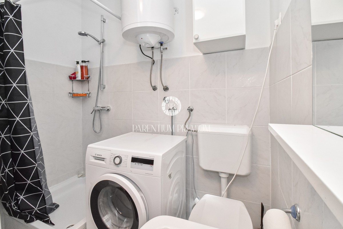 Parenzo, centro – Appartamento su due livelli a 400 m dal mare