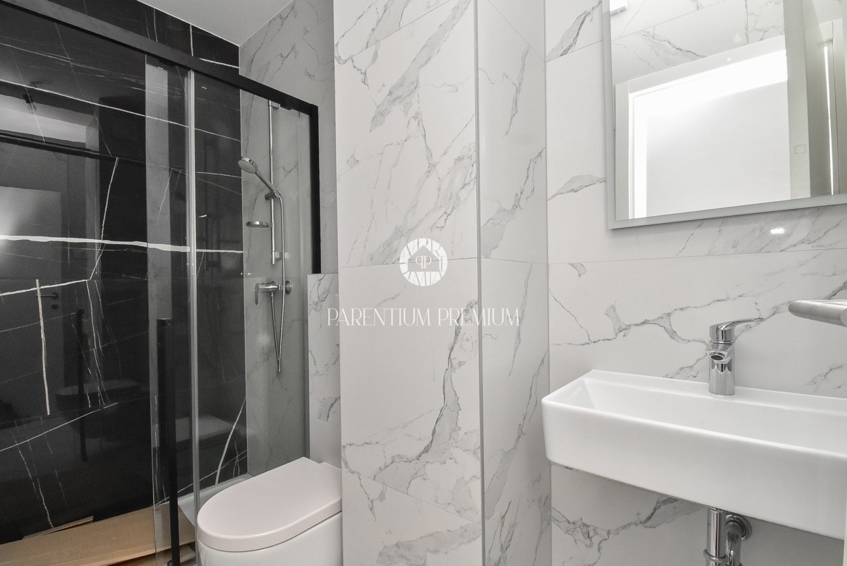 Moderno appartamento al 1° piano con due terrazzi vista mare, a soli 700 mt dal mare e dal porto turistico