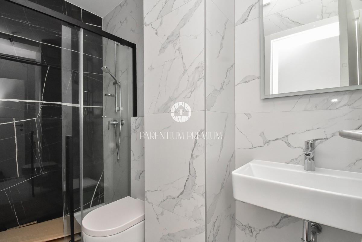 Moderno appartamento al 1° piano con due terrazzi vista mare, a soli 700 mt dal mare e dal porto turistico