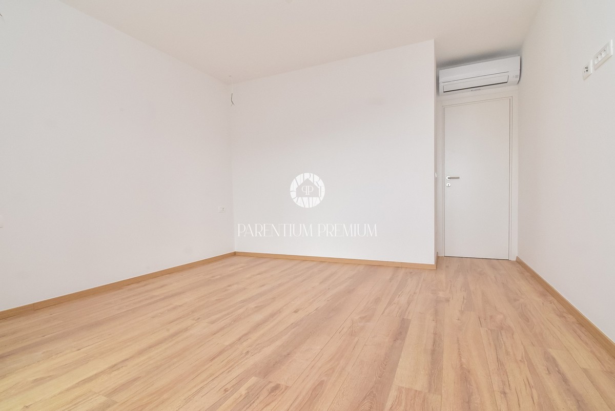 Moderno appartamento al 1° piano con due terrazzi vista mare, a soli 700 mt dal mare e dal porto turistico