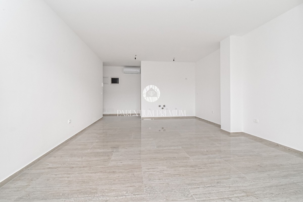 Moderno appartamento al 1° piano con due terrazzi vista mare, a soli 700 mt dal mare e dal porto turistico