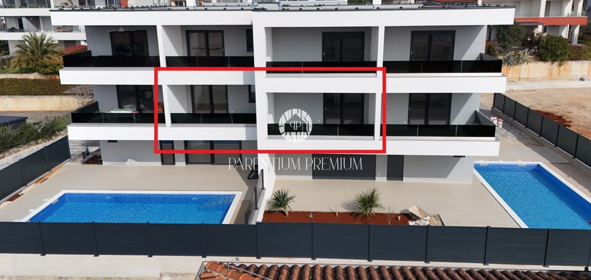 Moderno appartamento al 1° piano con due terrazzi vista mare, a soli 700 mt dal mare e dal porto turistico