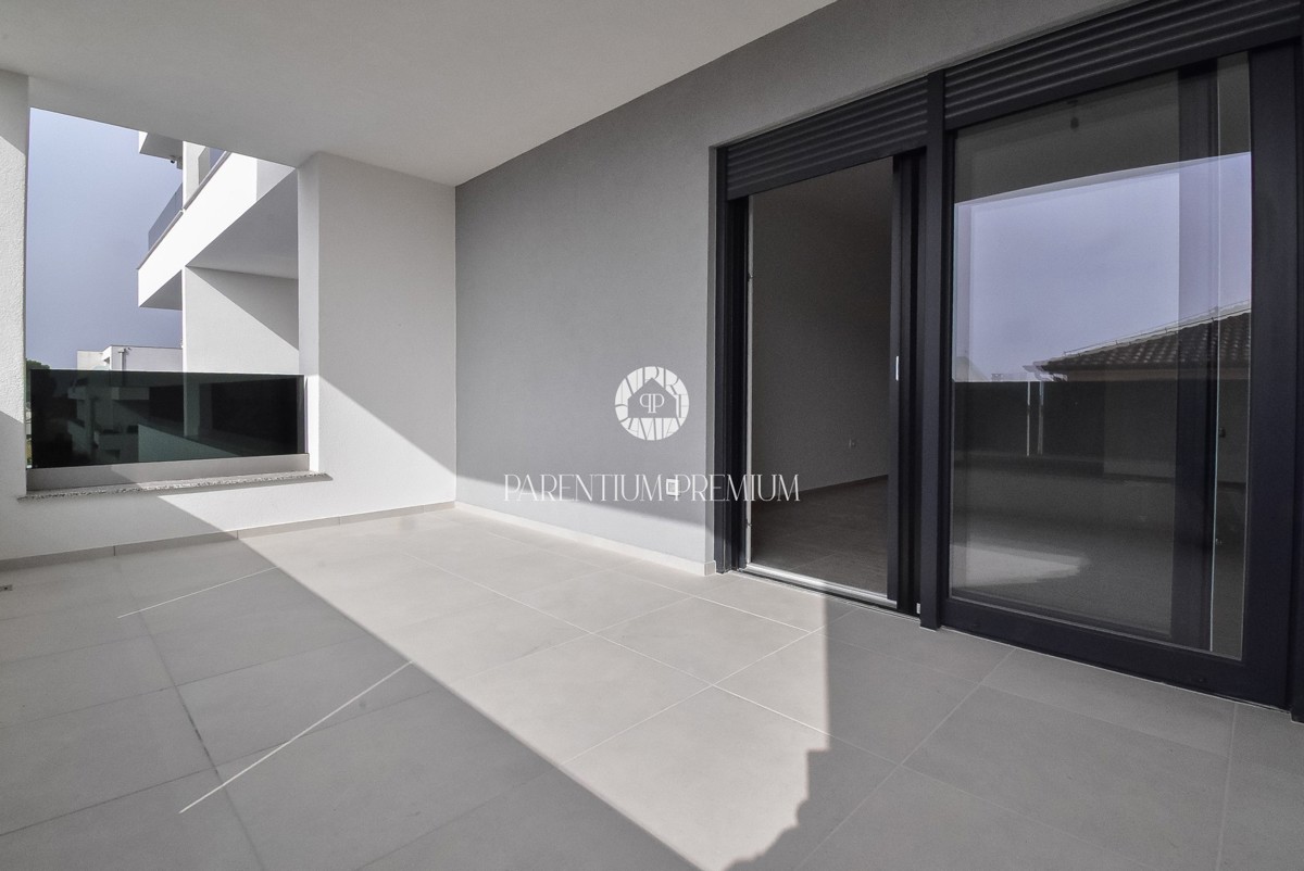 Moderno appartamento al 1° piano con due terrazzi vista mare, a soli 700 mt dal mare e dal porto turistico