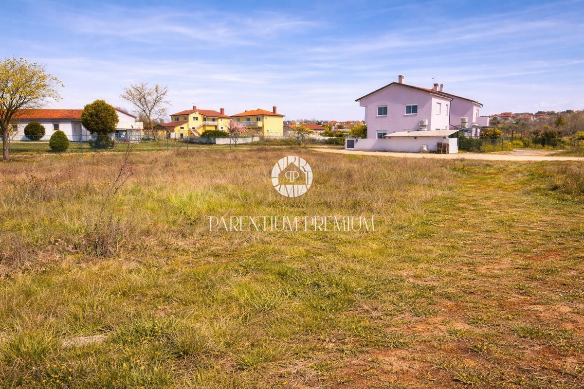 Terreno edificabile nei dintorni di Umago – ideale per casa familiare o villa vacanze