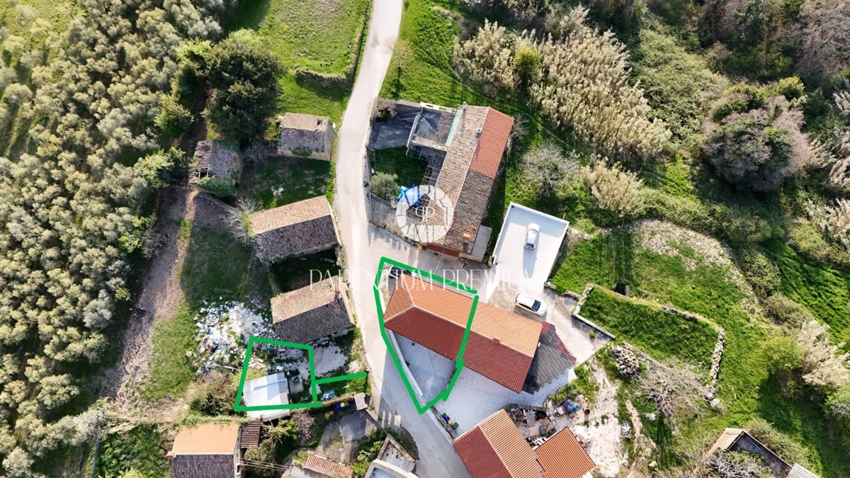 VENDITA ESCLUSIVA – Casa in pietra istriana autentica con vista mare, completamente ristrutturata nel 2025