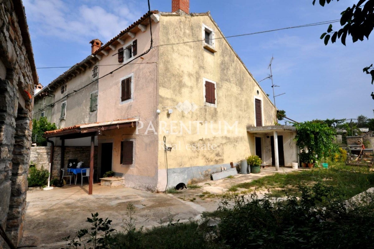 Casa in pietra per l'adattamento