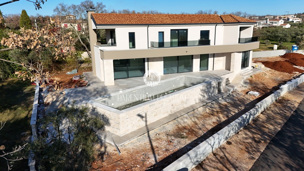 Una bella villa moderna in una posizione tranquilla con vista sul mare