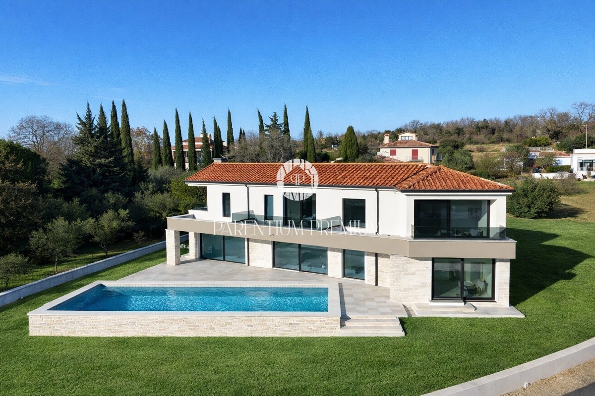 Una bella villa moderna in una posizione tranquilla con vista sul mare