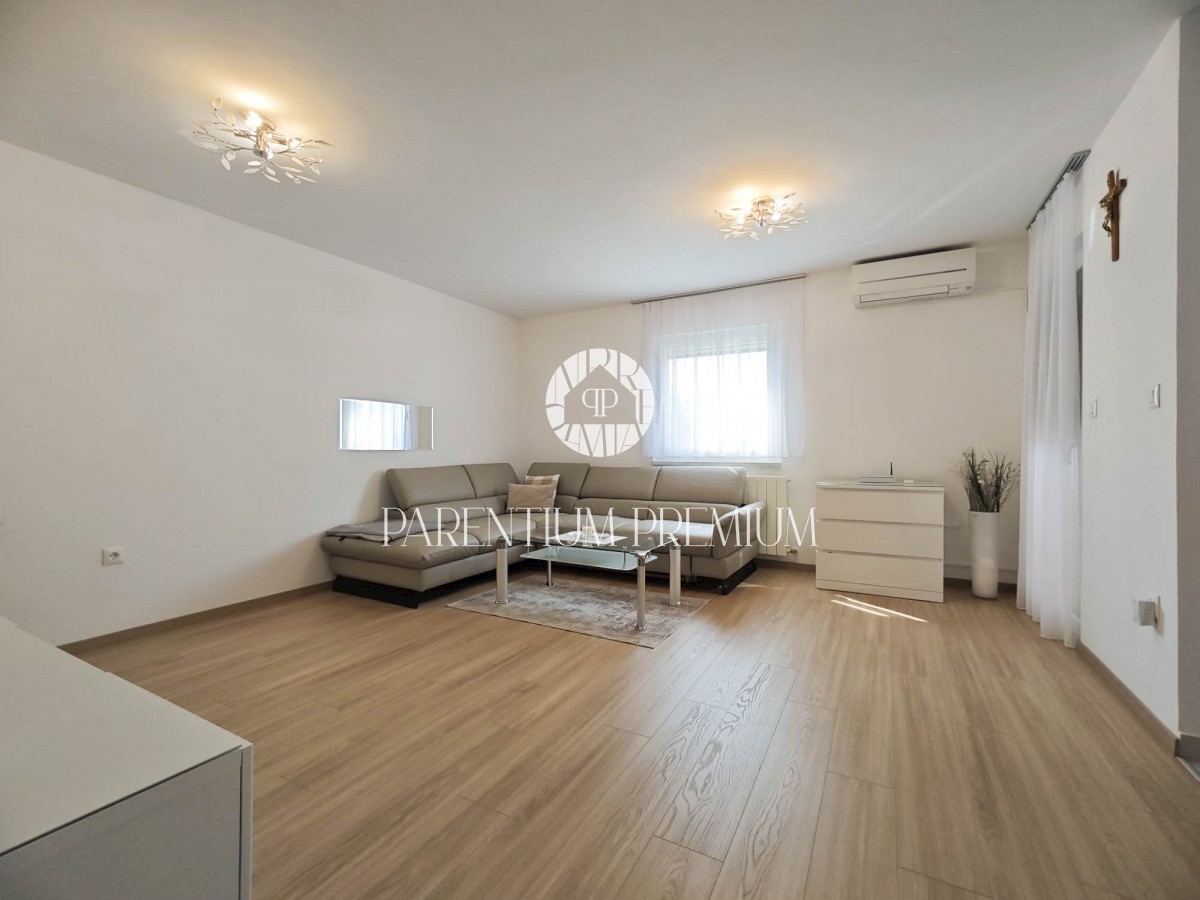 Casa ristrutturata con ampio giardino e 5 appartamenti arredati non lontano da Parenzo