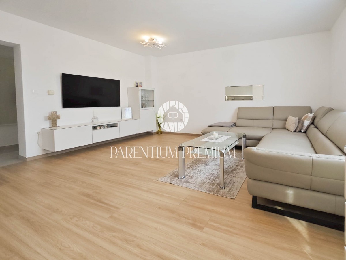 Casa ristrutturata con ampio giardino e 5 appartamenti arredati non lontano da Parenzo