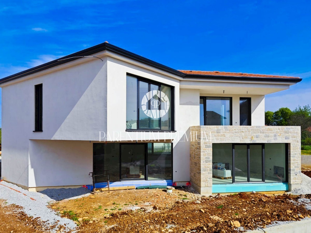 Villa in stile istriano moderno e di altissima qualità in una posizione tranquilla