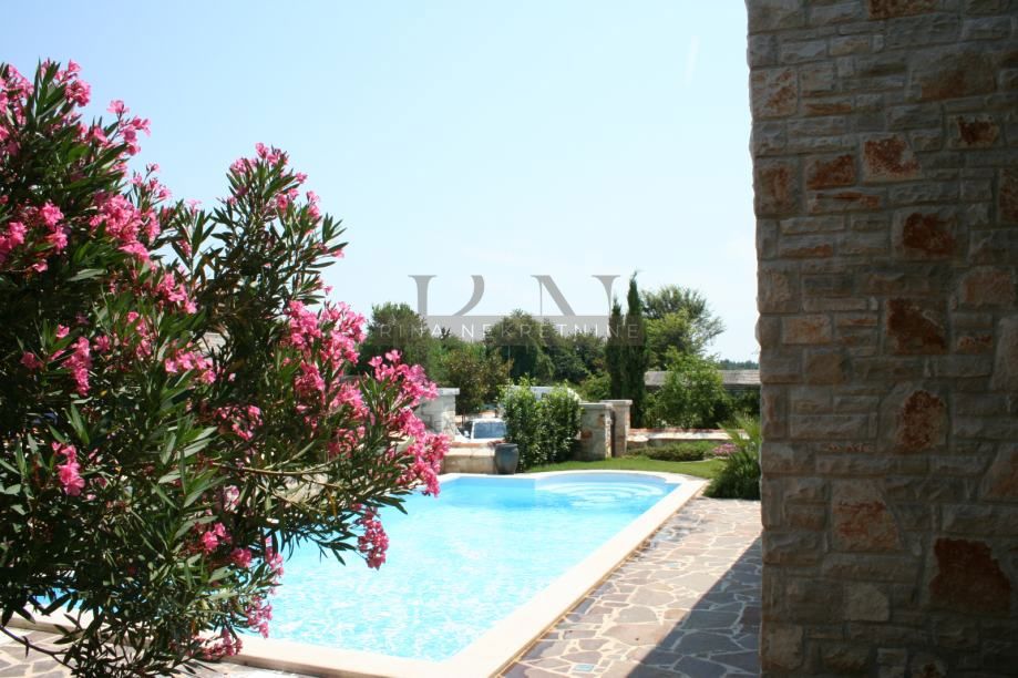 Istria - Parenzo, villa con piscina, giardino, vicino alla spiaggia