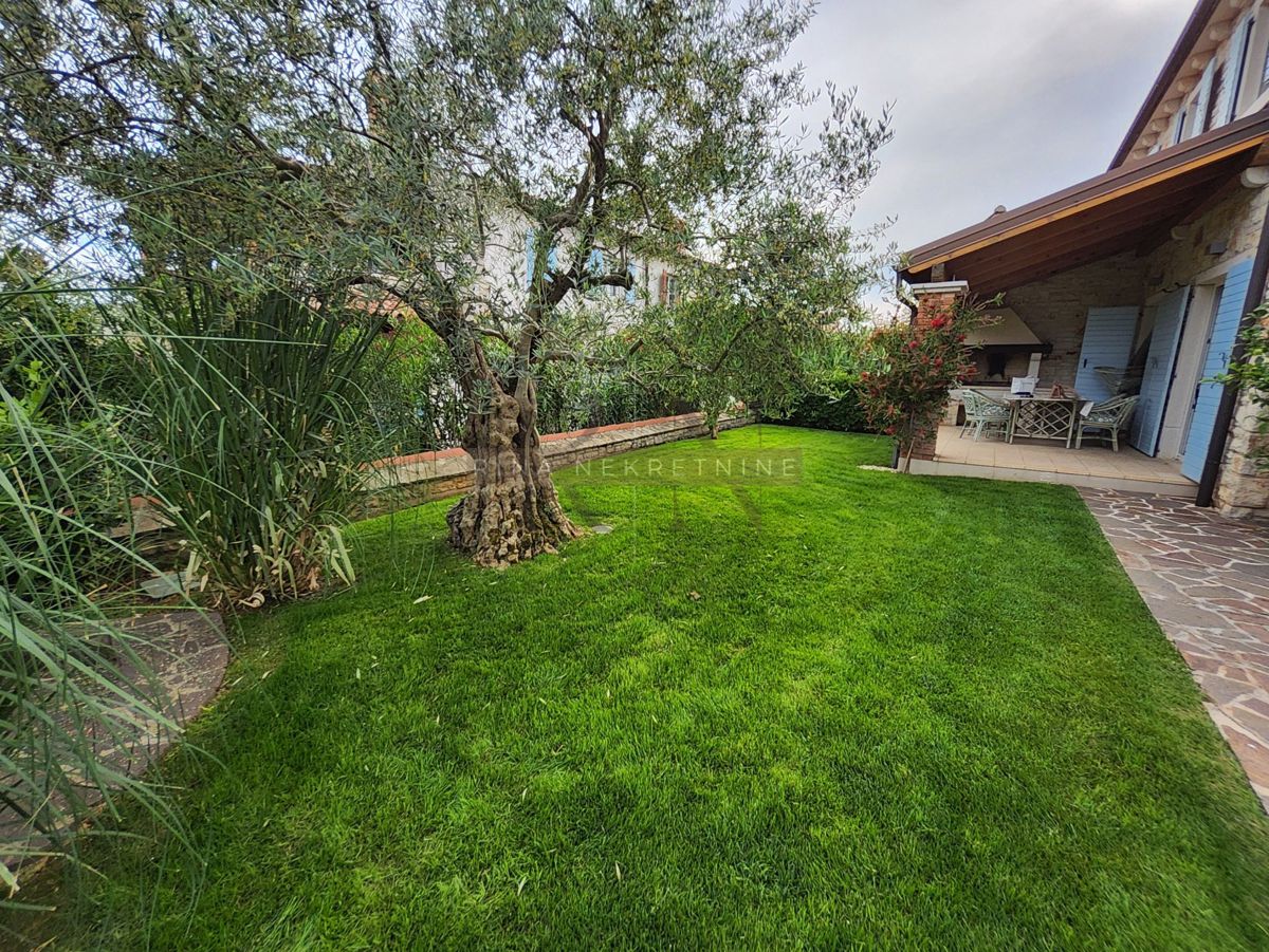Istria - Parenzo, villa con piscina, giardino, vicino alla spiaggia