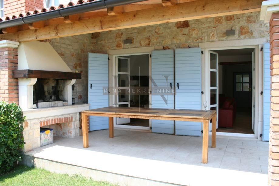 Istria - Parenzo, villa con piscina, giardino, vicino alla spiaggia