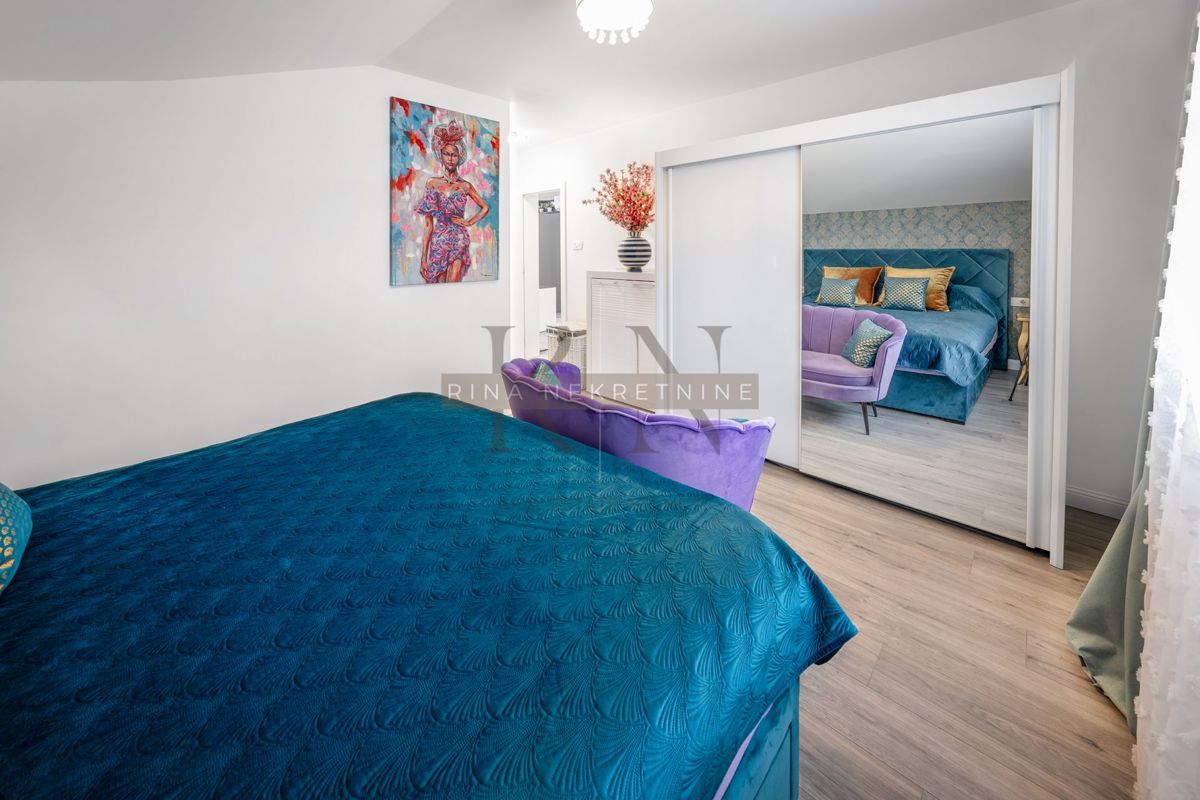 ČRNOMEREC - CASA CON 2 APPT E SPAZIO COMMERCIALE