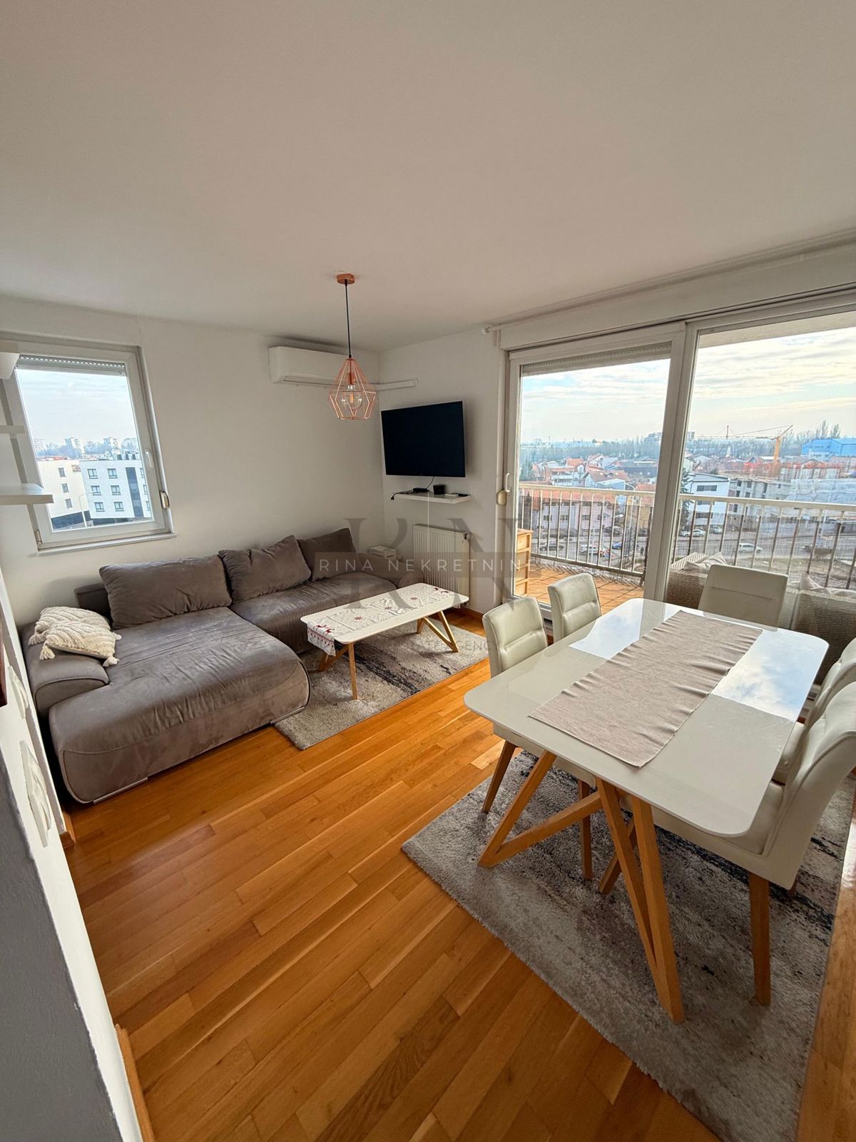 Zagabria - Lanište - Appartamento Trilocale in Posizione Strategica