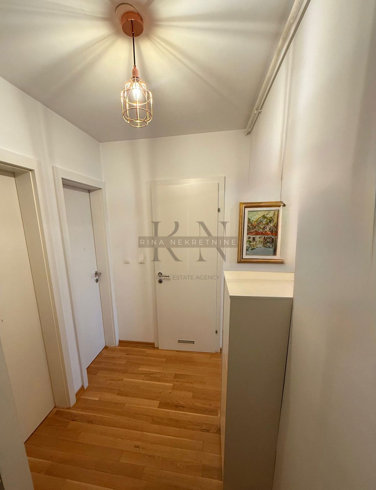 Zagabria - Lanište - Appartamento Trilocale in Posizione Strategica