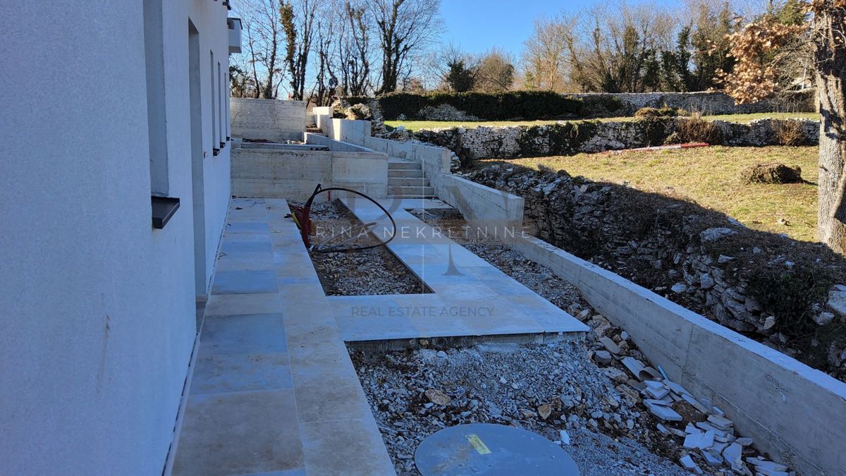 ISTRIA - TINJAN - CASA MODERNA CON PISCINA! NUOVO!