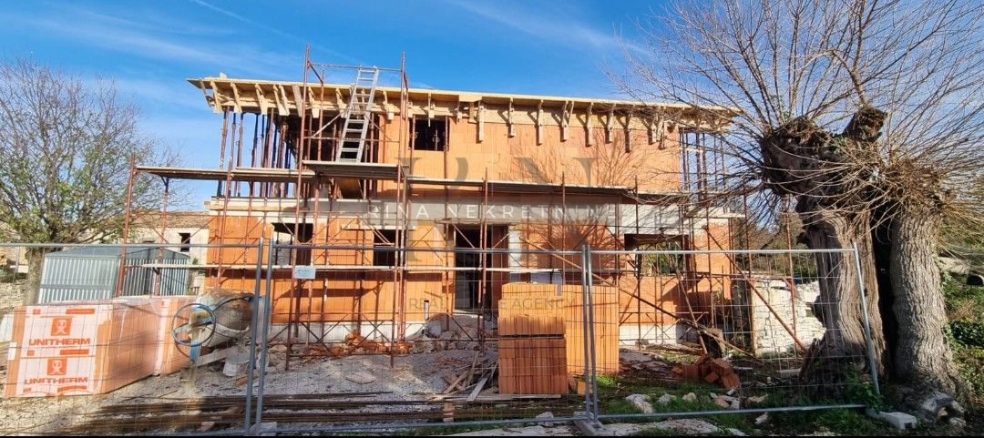 Istria – Sveti Lovreč, casa in costruzione 120 m²